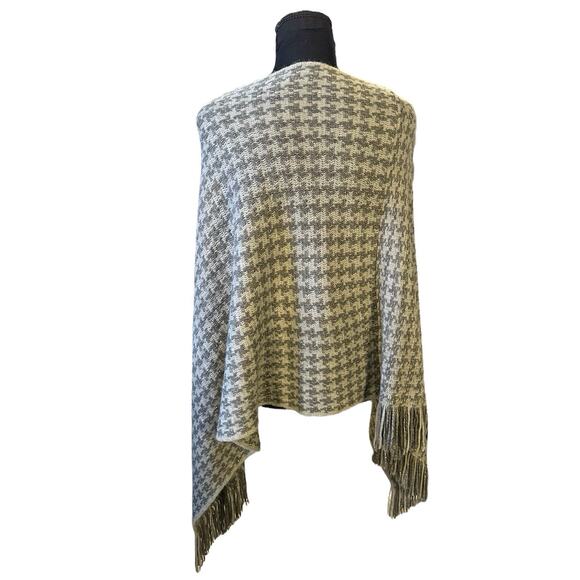 Gray Houndstooth Fringe Hem Poncho Cape One Size - Picture 3 of 5